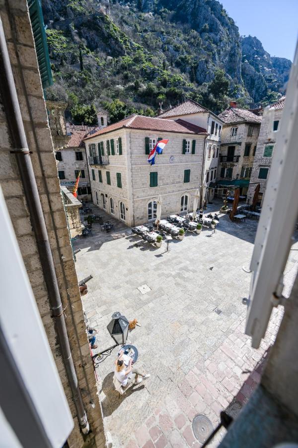 Art Karampana Cattaro